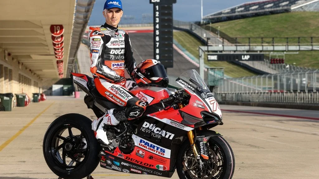 Loris Baz en su máquina Ducati