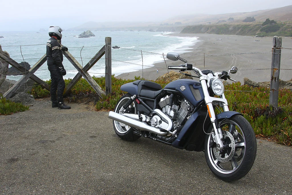 Camino abierto a la pista de carreras de Sonoma Outdoor Progressive Northern California Ride de IMS