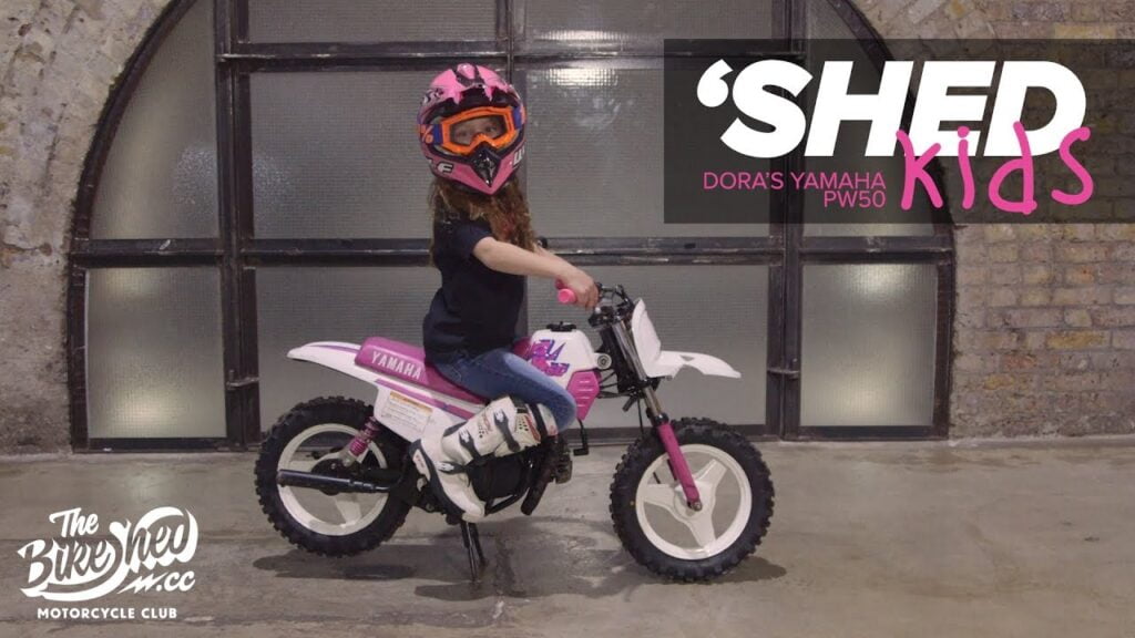 Shed Boys: Dora - la motociclista de tierra de seis años