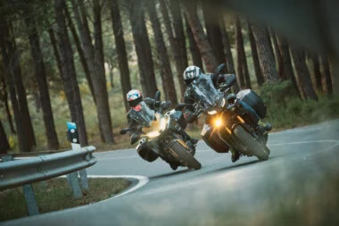 Yamaha Tracer 9 GT vs BMW F 900 XR 2021: Prueba comparativa