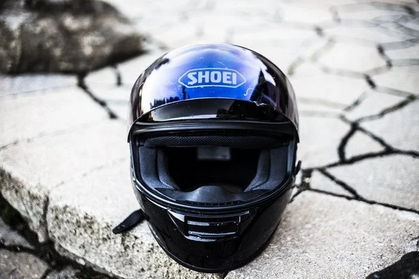 Cómo limpiar el casco de su motocicleta