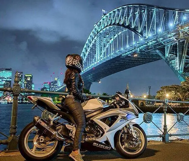 Explorando el poder de los motociclistas en fotos